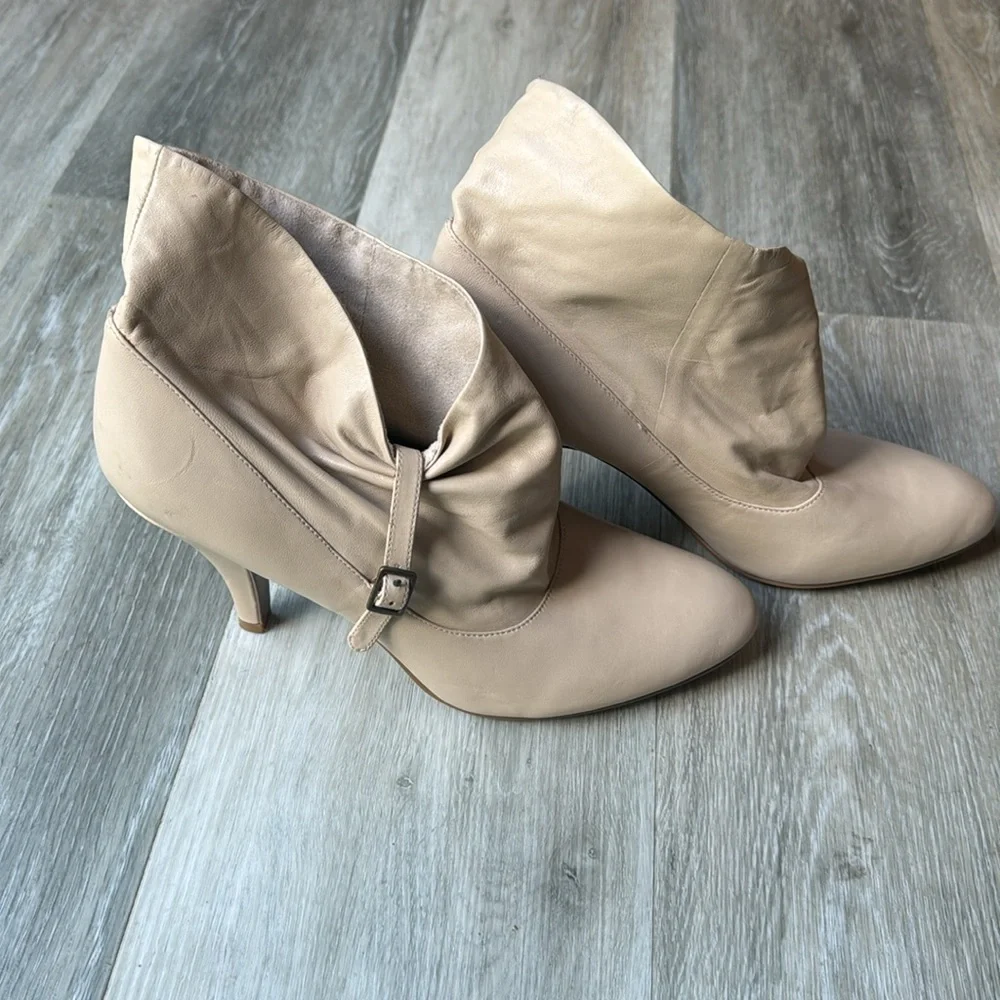 Nine West Cream Leather Heeled Booties Size 9.5 - Picture 5 of 5